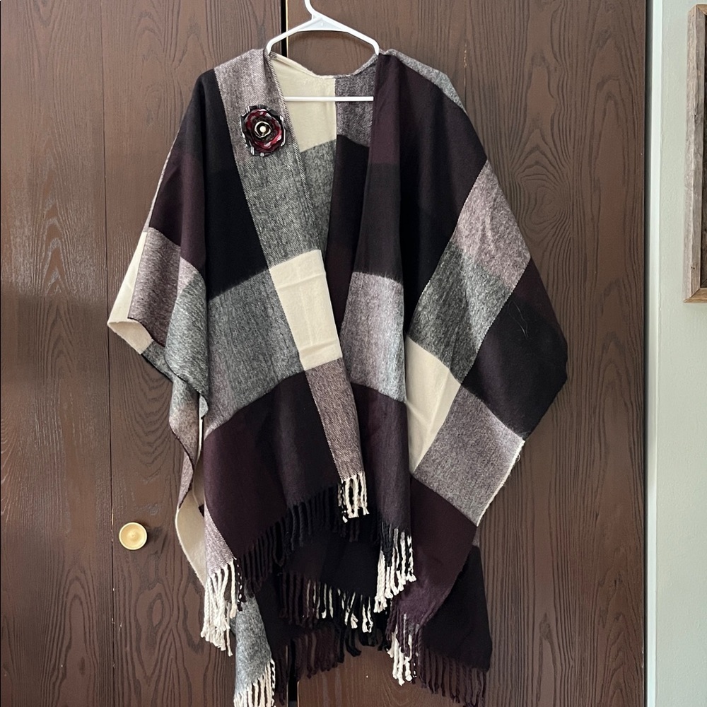 No brand wool blend checkered shawl.